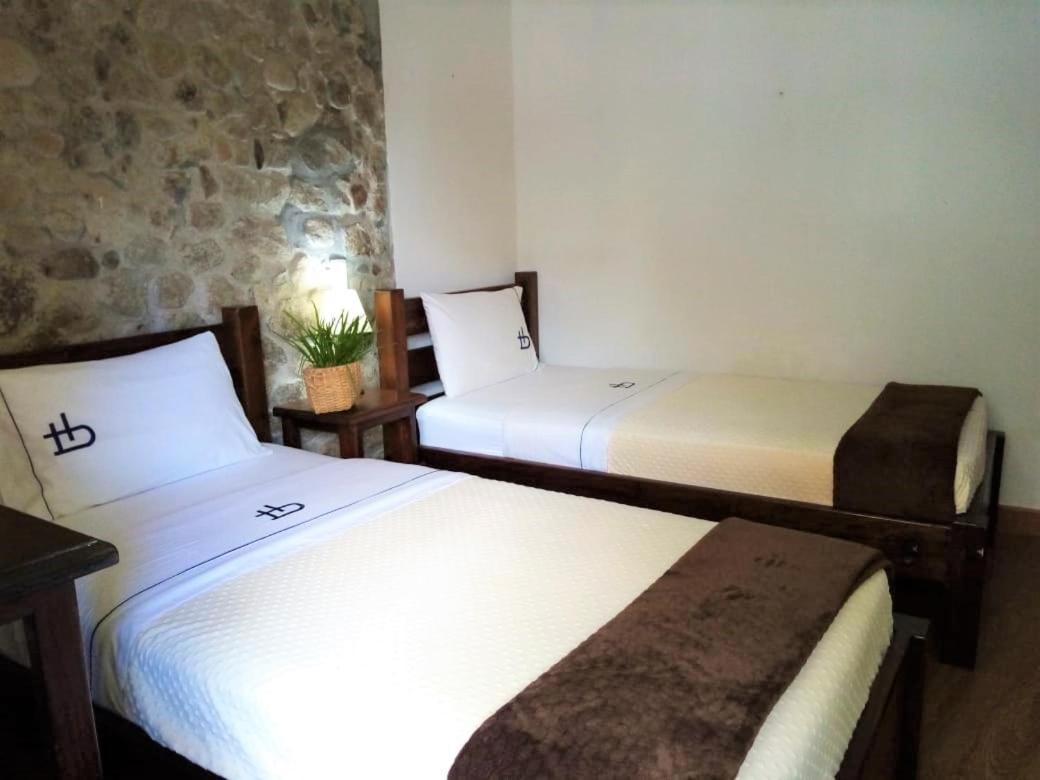 Ecohotel Bordones Isnos Esterno foto